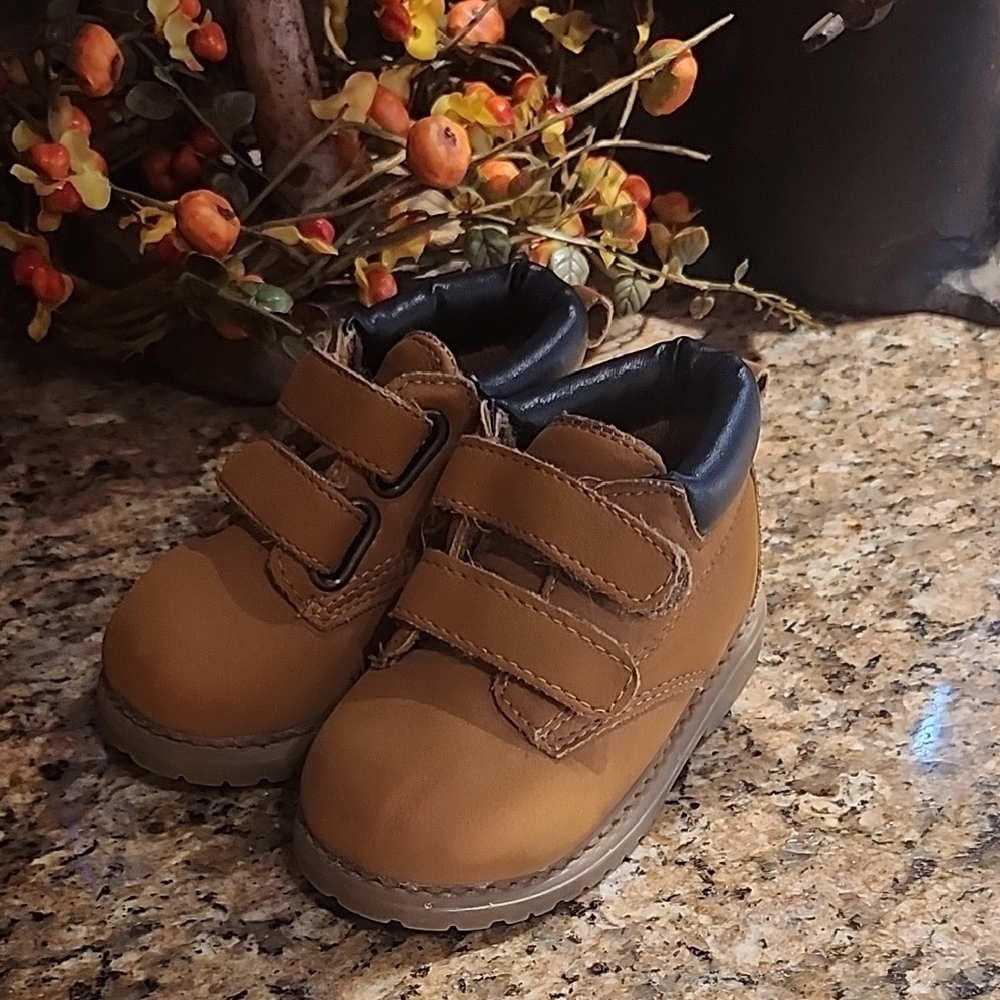 Infant Boys Size 4 Boots